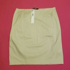 NWT 🏷 DKNY skirt